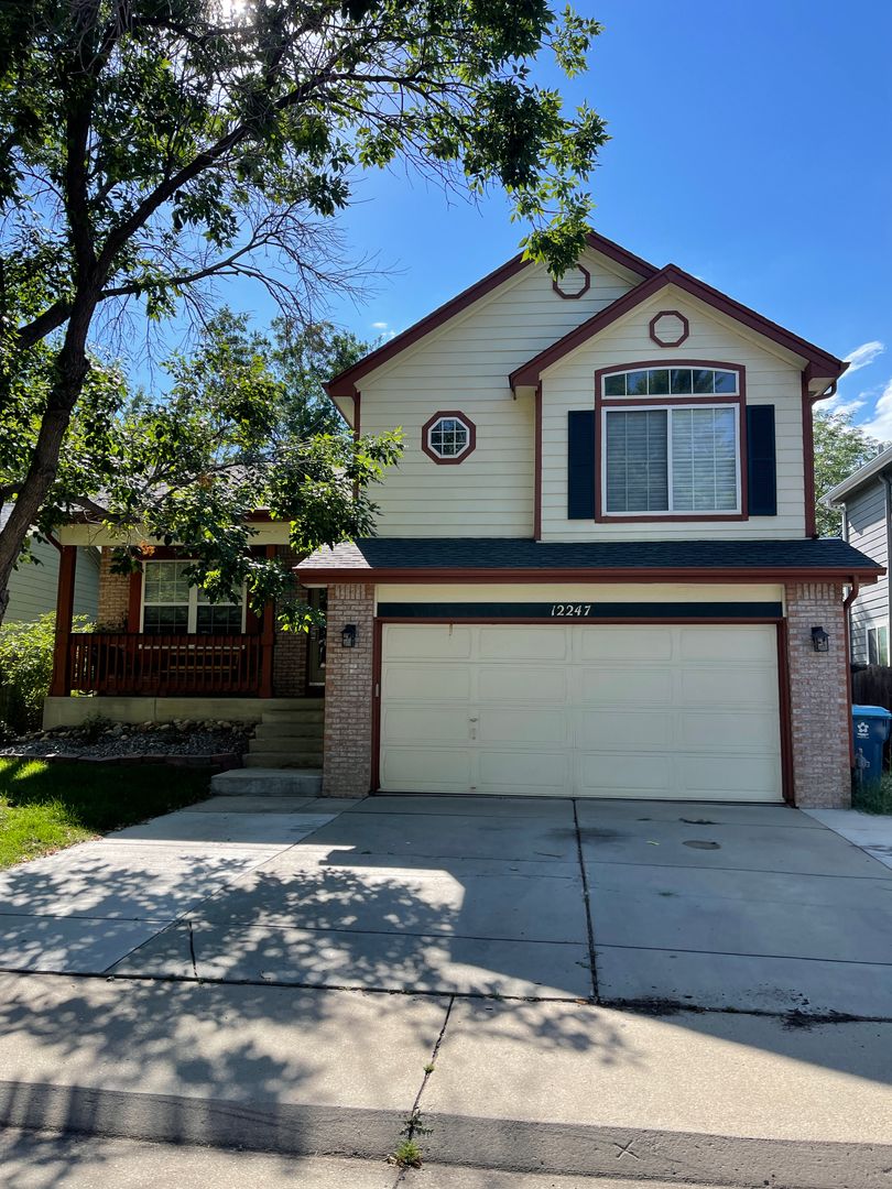 Broomfield House: 12247 Cherrywood St