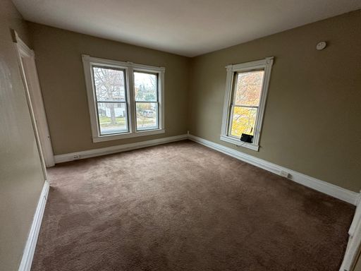 Listing photo thumbnail