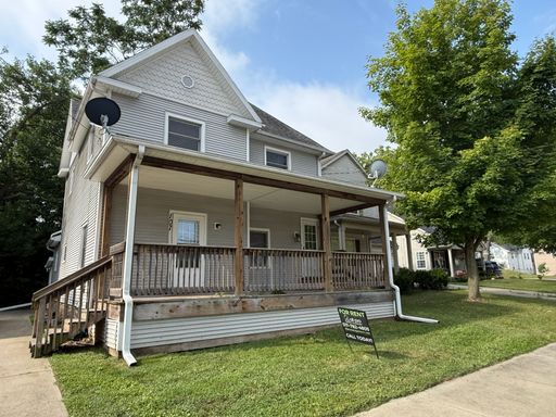 Spacious Updated 3-Bedroom Upper Level Apartment.