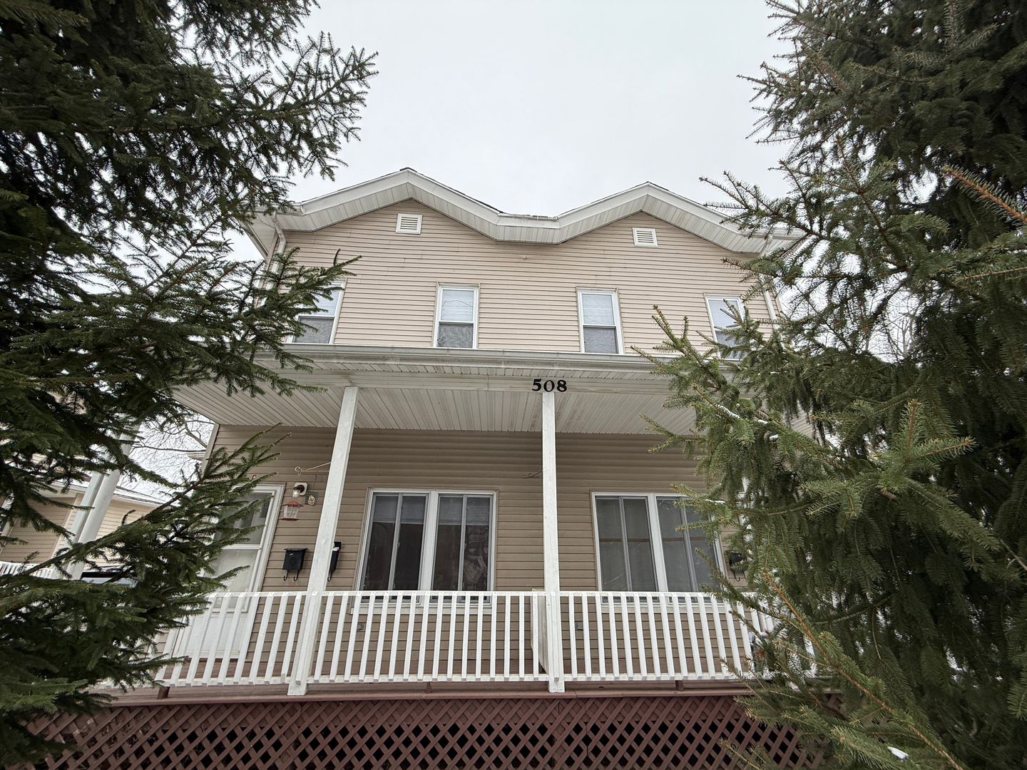 Jackson Apartment: 508 N State St