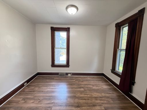 Listing photo thumbnail