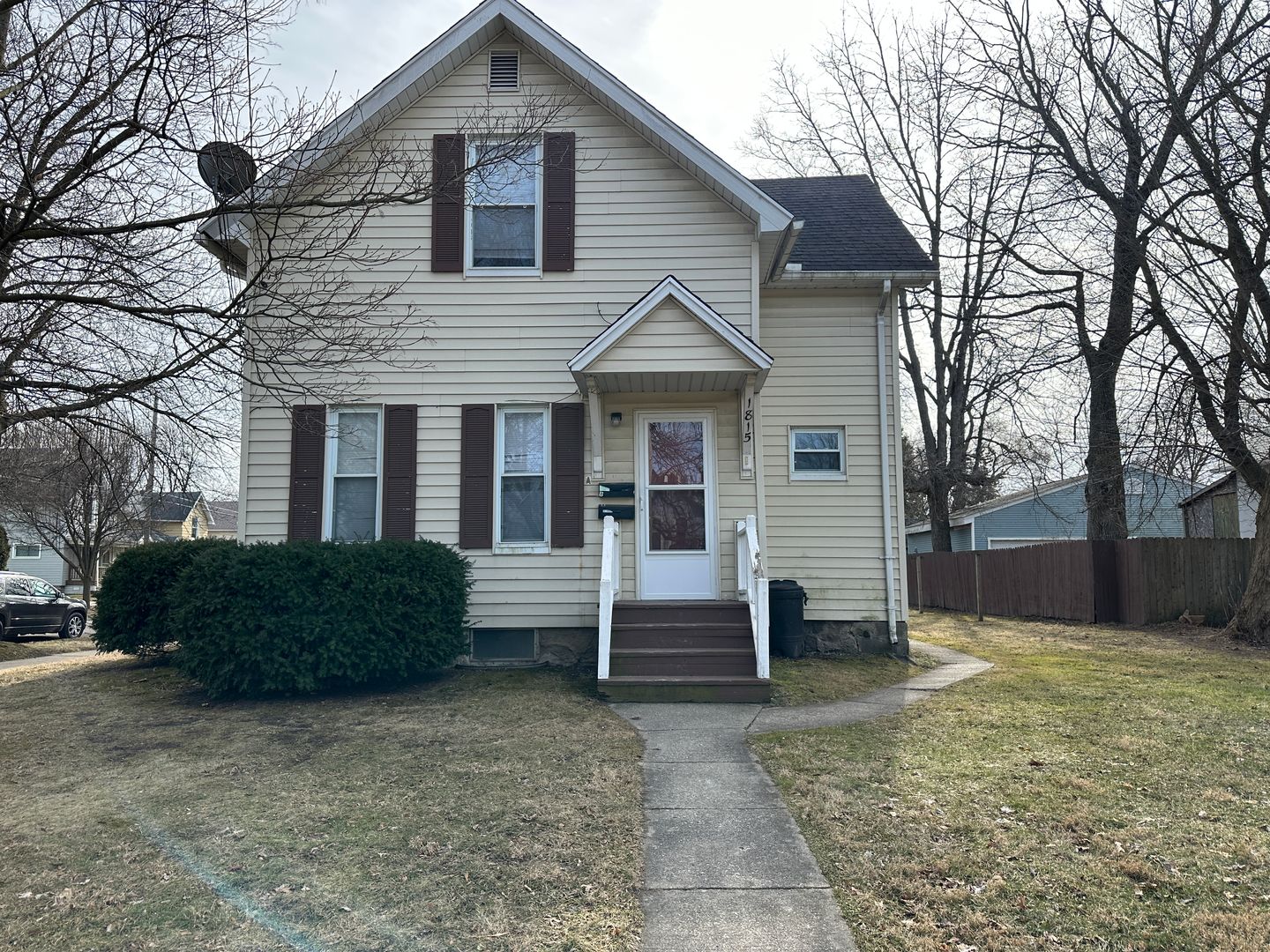 Jackson Apartment: 1815 E Ganson St