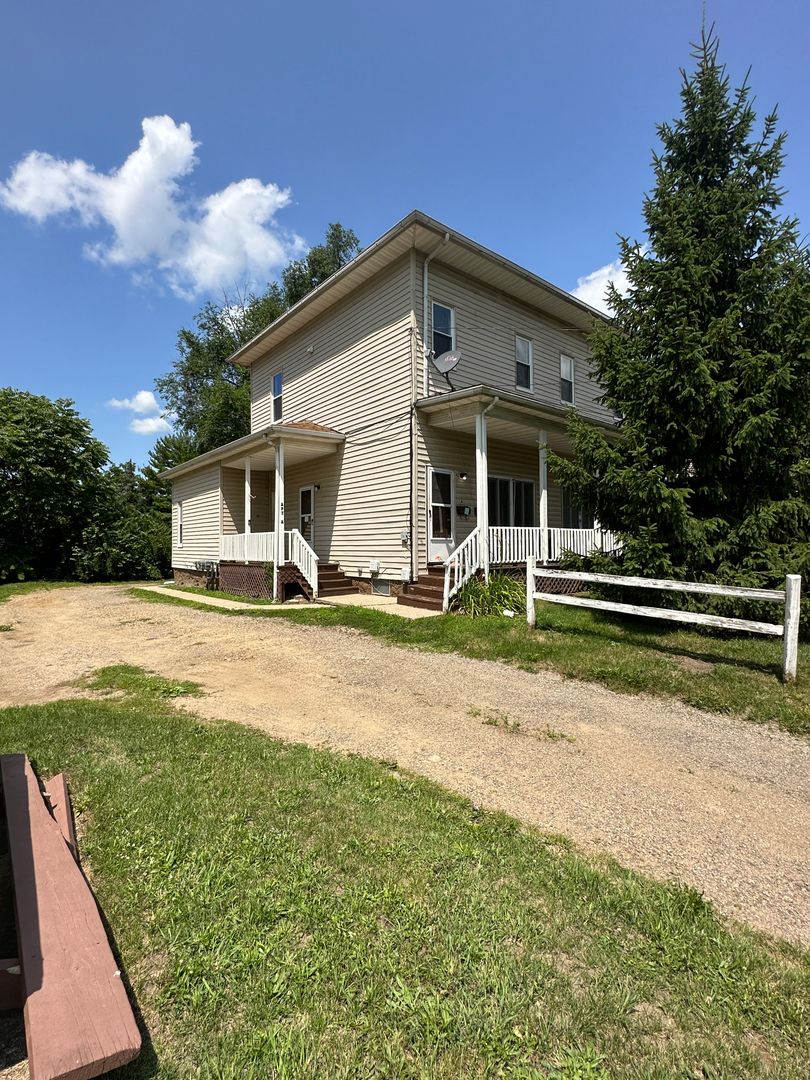 Jackson Apartment: 504 N State St