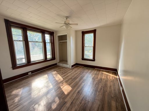 Listing photo thumbnail