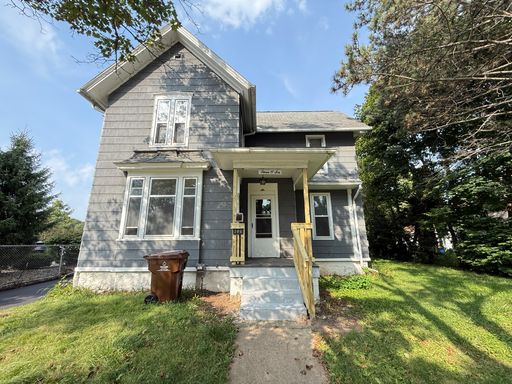 Charming Lower 3-Bedroom Apartment Near Downtown Jackson