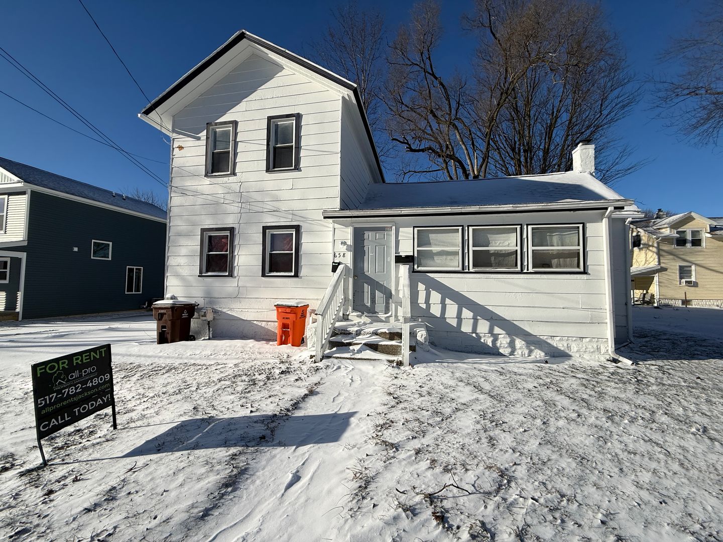 Jackson Apartment: 658 Cooper St