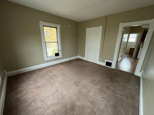 Listing photo thumbnail
