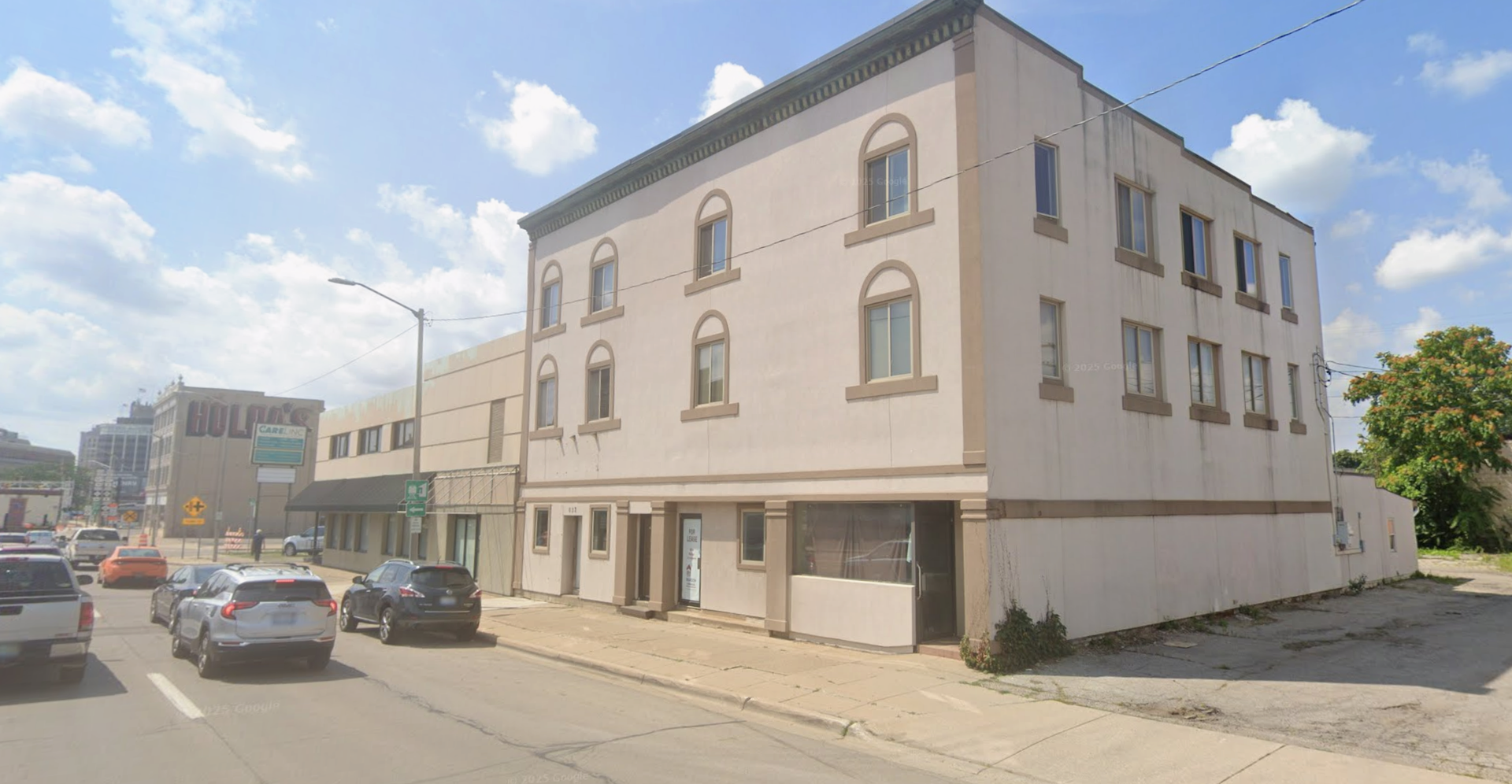 Jackson Apartment: 634 E Michigan Ave