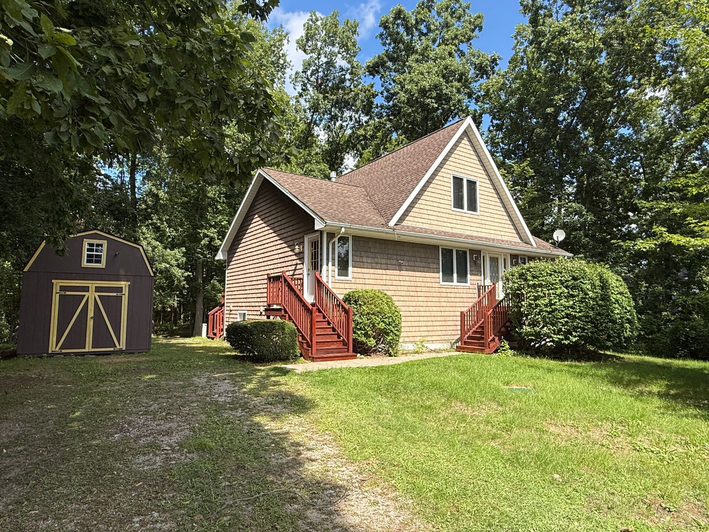Onsted House: 7366 Surrey Dr