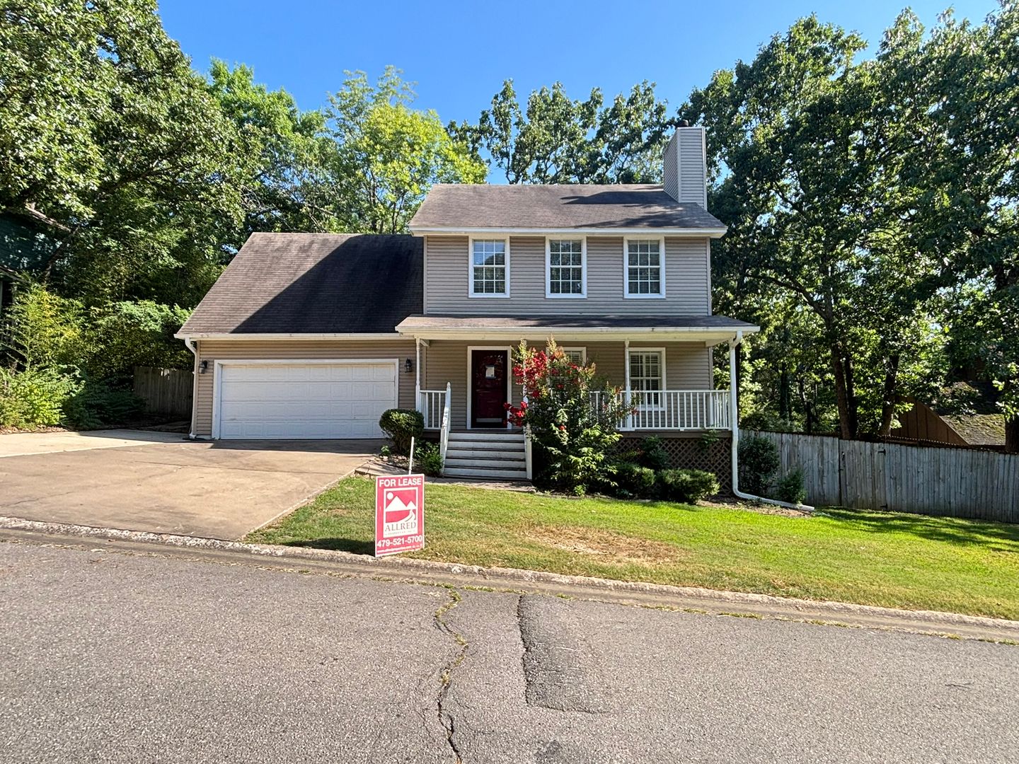 Fayetteville House: 1823 W. Berry St