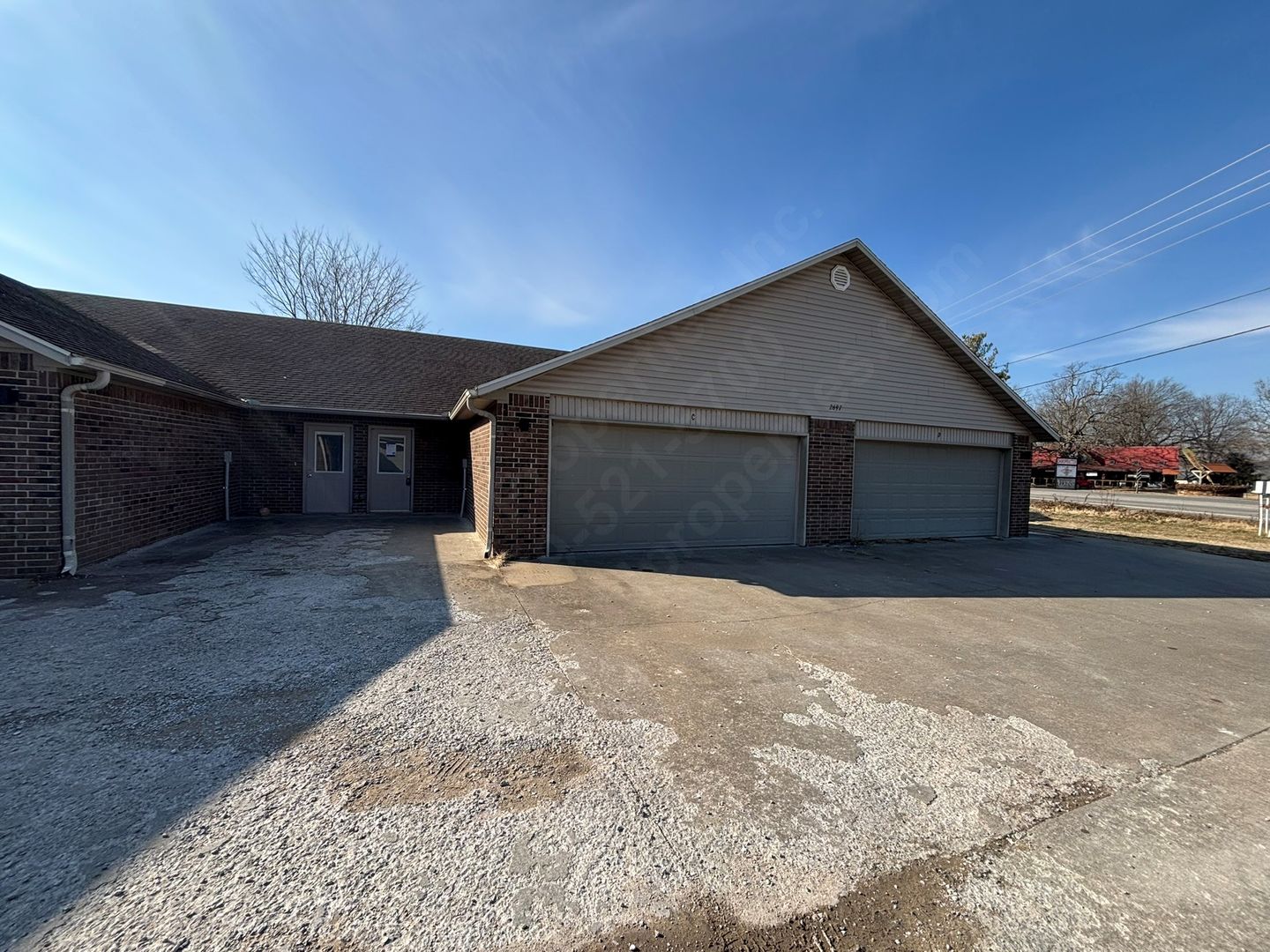 Fayetteville Apartment: 2697 N. Center St.