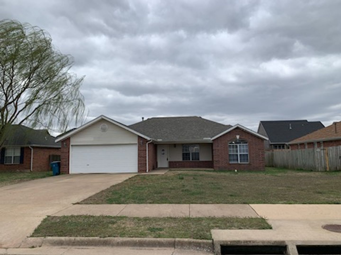 Bentonville House: 2405 SW 17th St