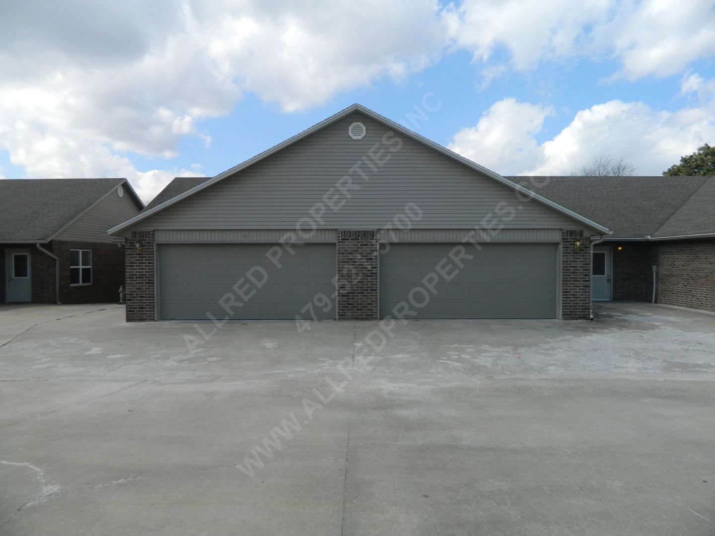 Fayetteville Apartment: 2697 N. Center St.