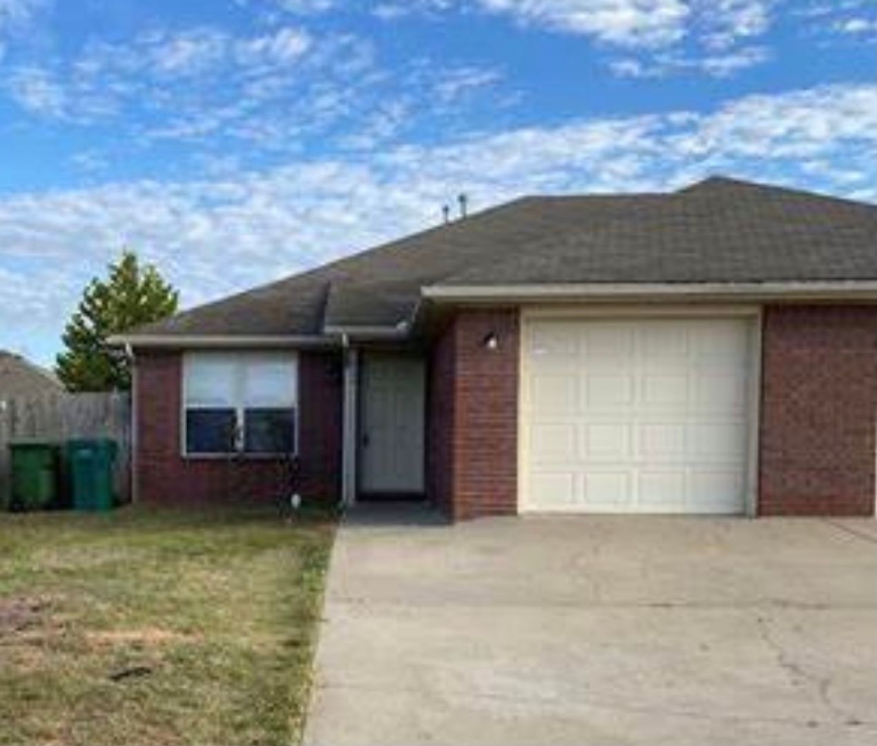 Rogers Apartment: 305-307 E. Asher Ct.