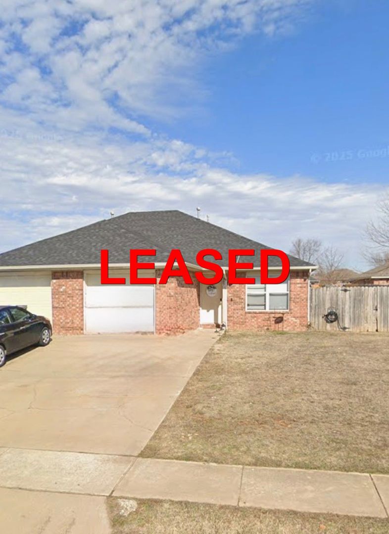 Rogers Apartment: 305-307 E. Asher Ct.