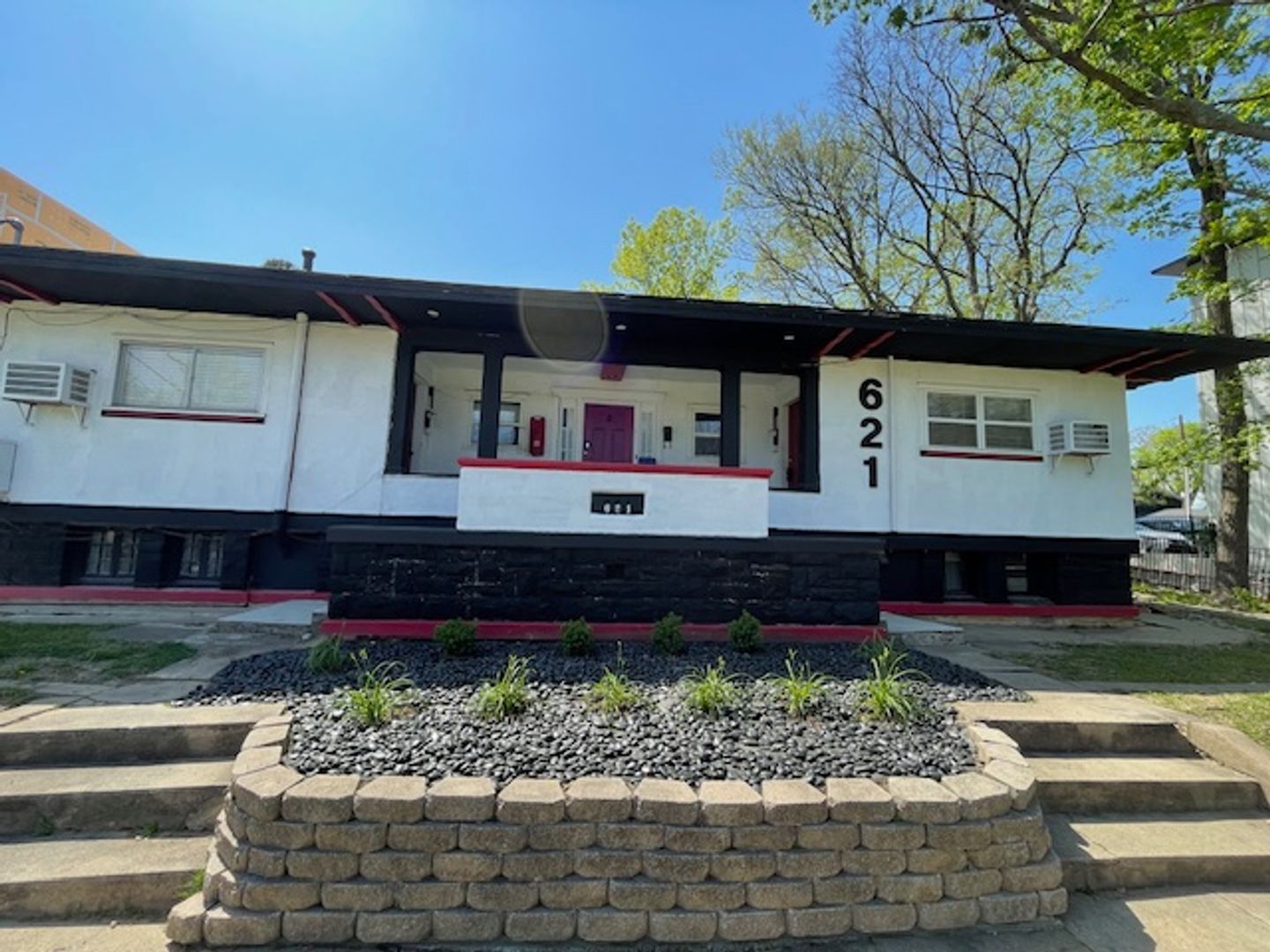 Fayetteville Apartment: 621 Leverett