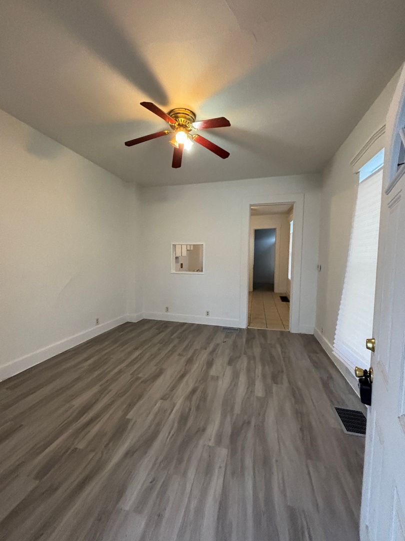 Dayton Apartment: 19-21 Boltin St