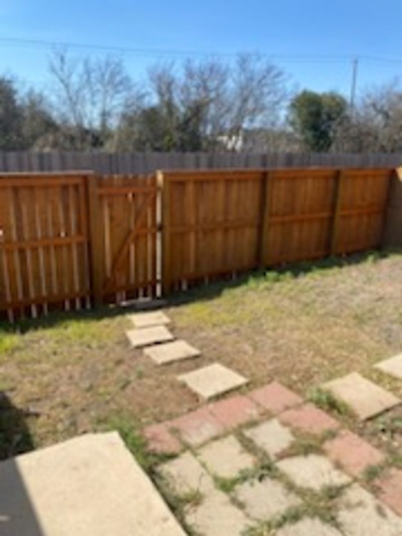 San Antonio House: 9140 Timber Path #4102