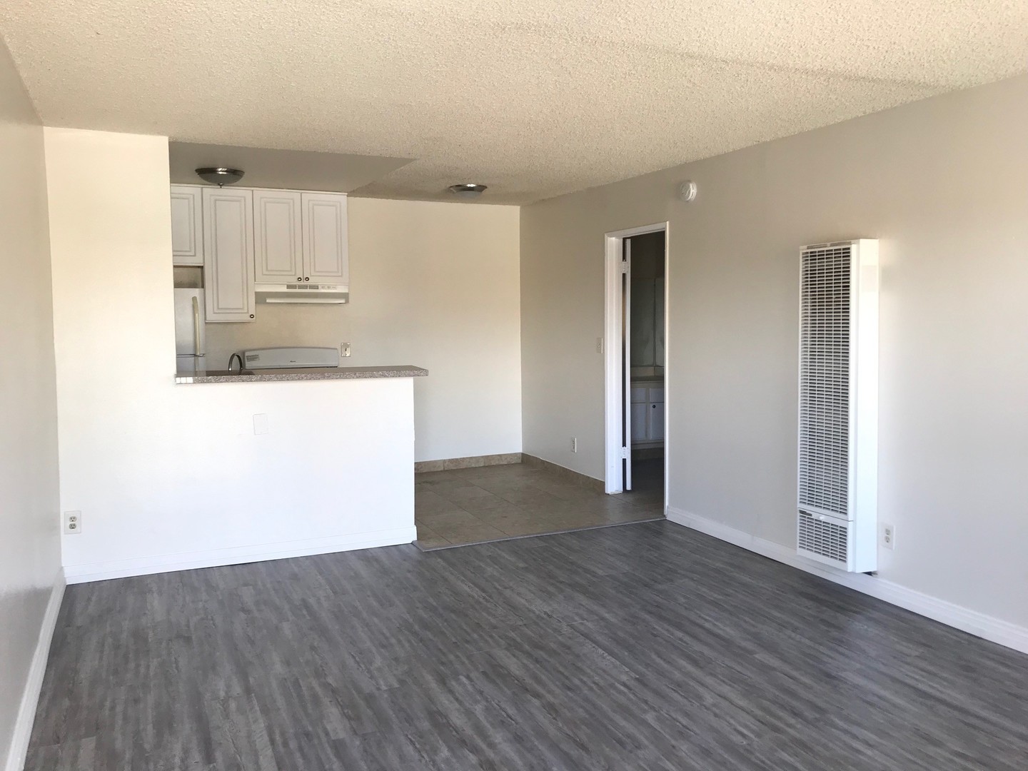 Canoga Park Apartment: 21106 Parthenia St.