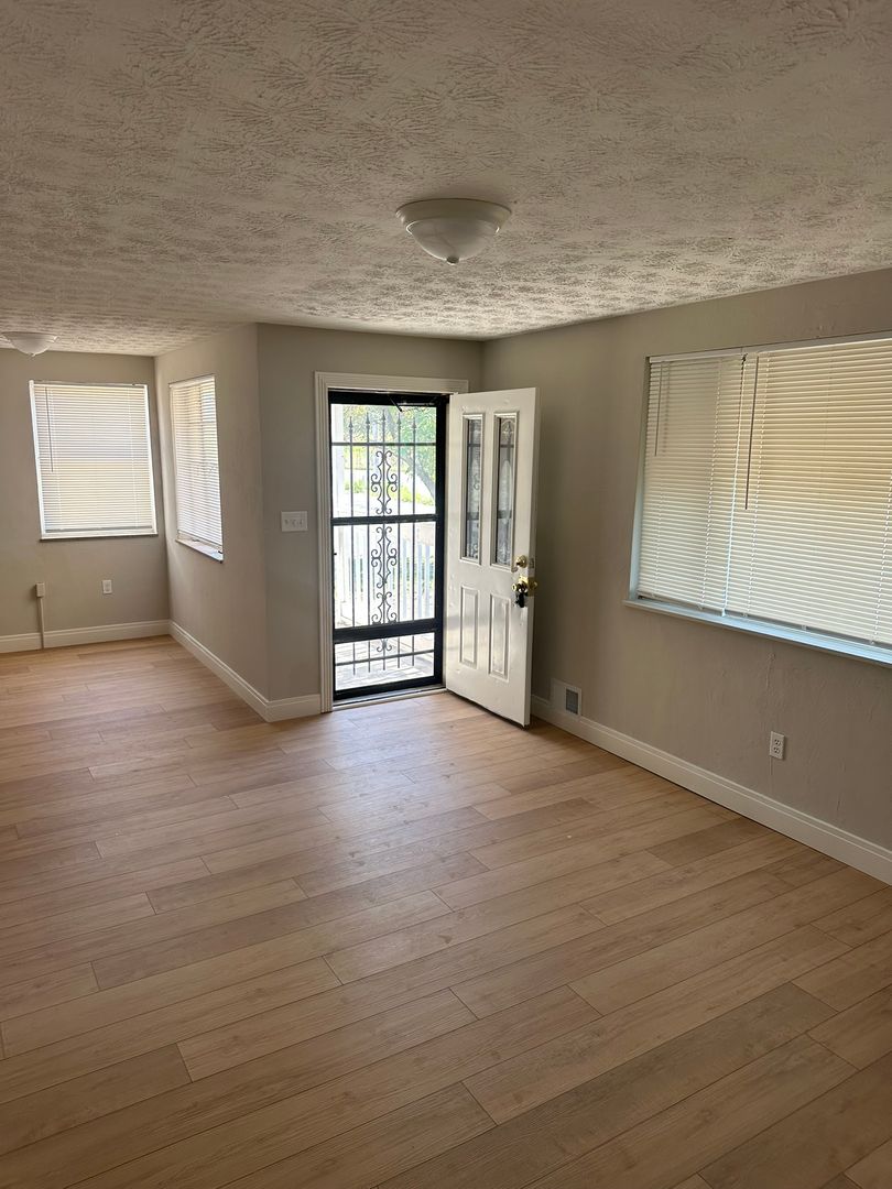 Move In Ready 2 Bedroom with Attached Garage & Spooky Good Rent Special! 