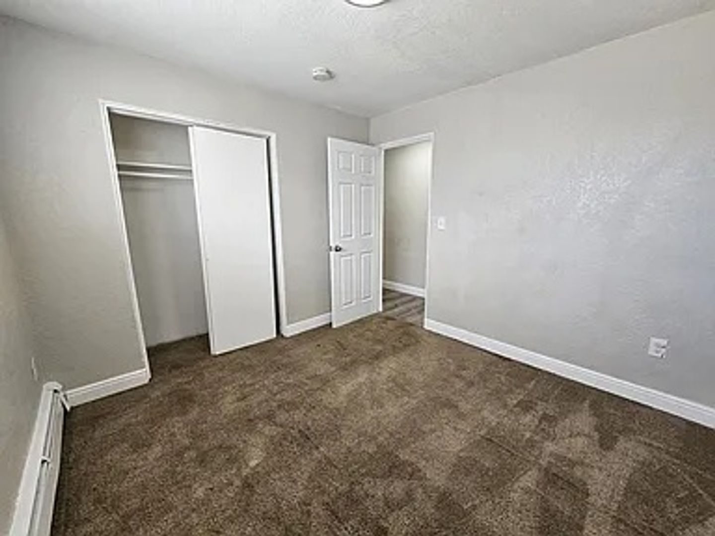Aurora Apartment: 1666 Clinton St