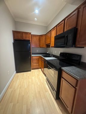 9 N. 3rd Street, 2B