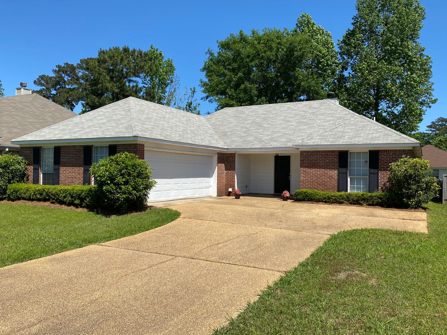 Brandon House: 505 Edgewater Branch Dr