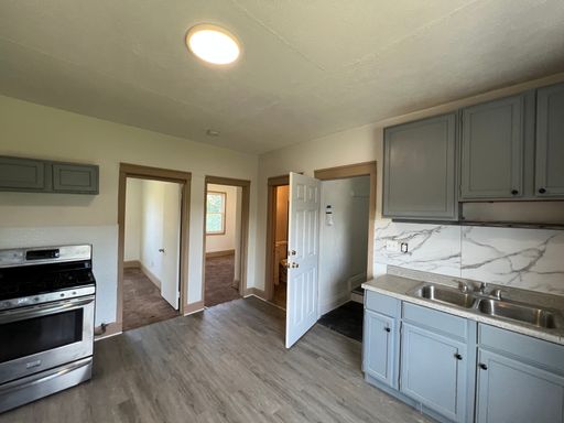 3611 E 116th Street - Upper Unit Cleveland, OH 44105 – photo 1