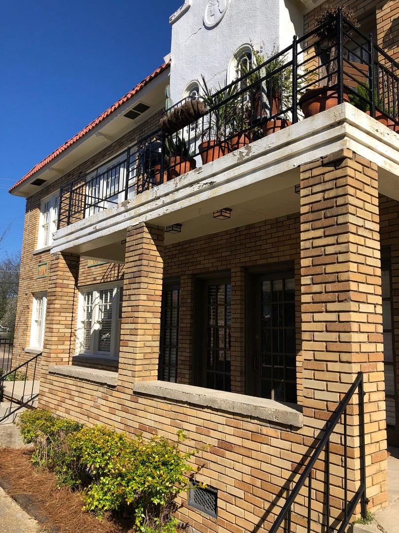 Jackson Apartment: 950 North Street