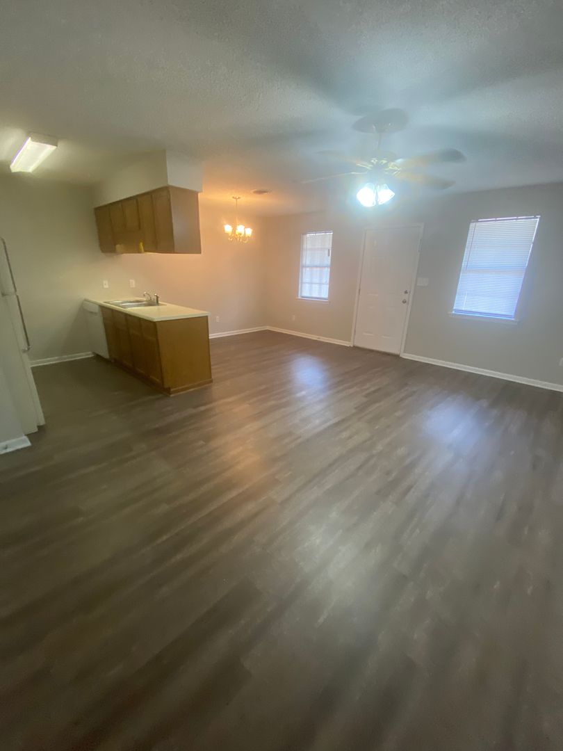 Tupelo Apartment: 405 Lumpkin Avenue