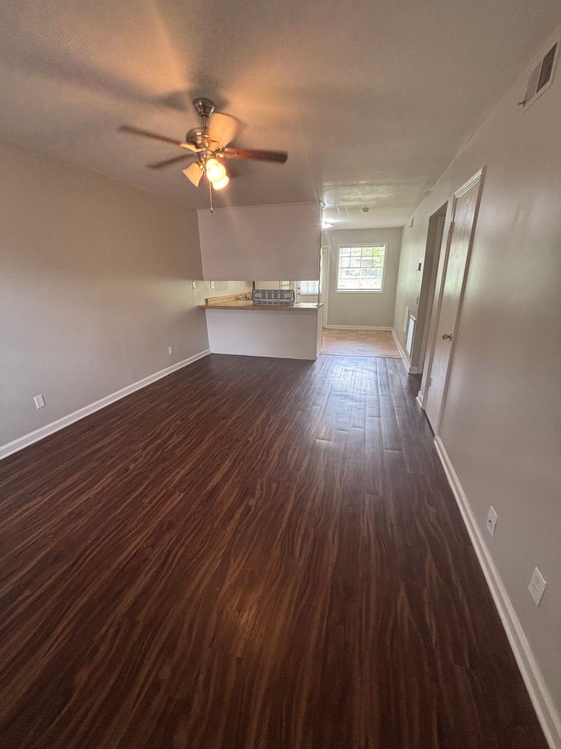 Starkville Apartment: 215 Louisville Street