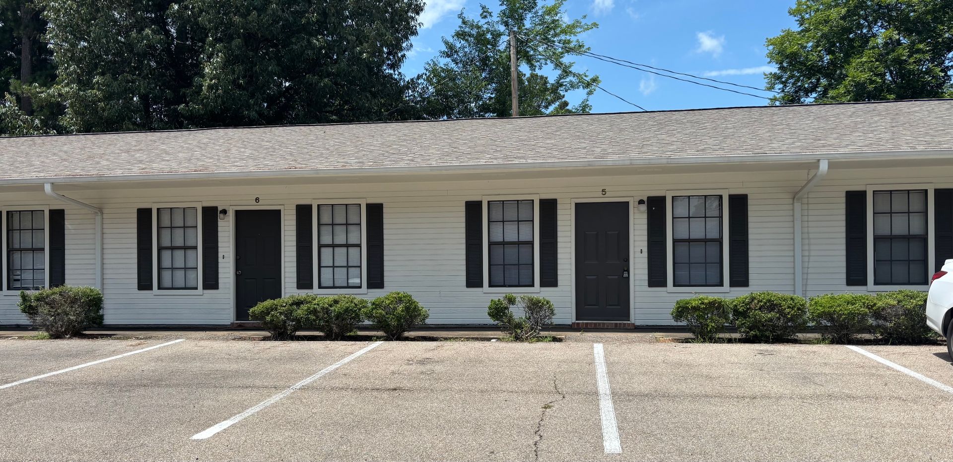 Tupelo Apartment: 1903 Holmes Street