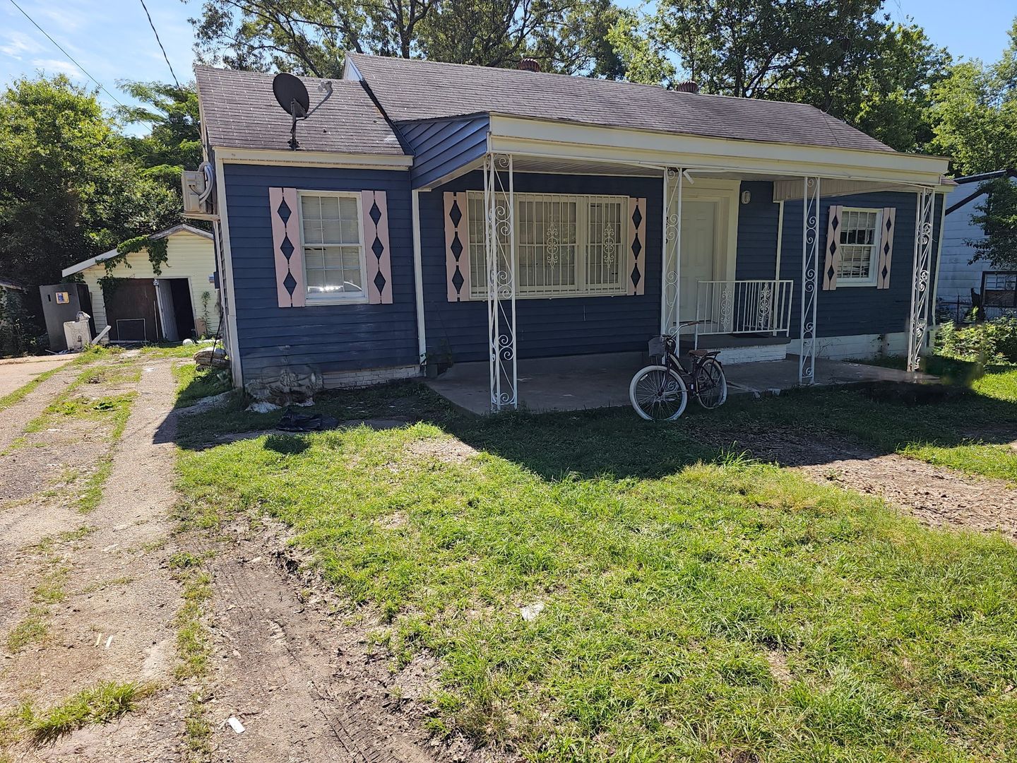 Jackson House: 1816 Kenmore Drive