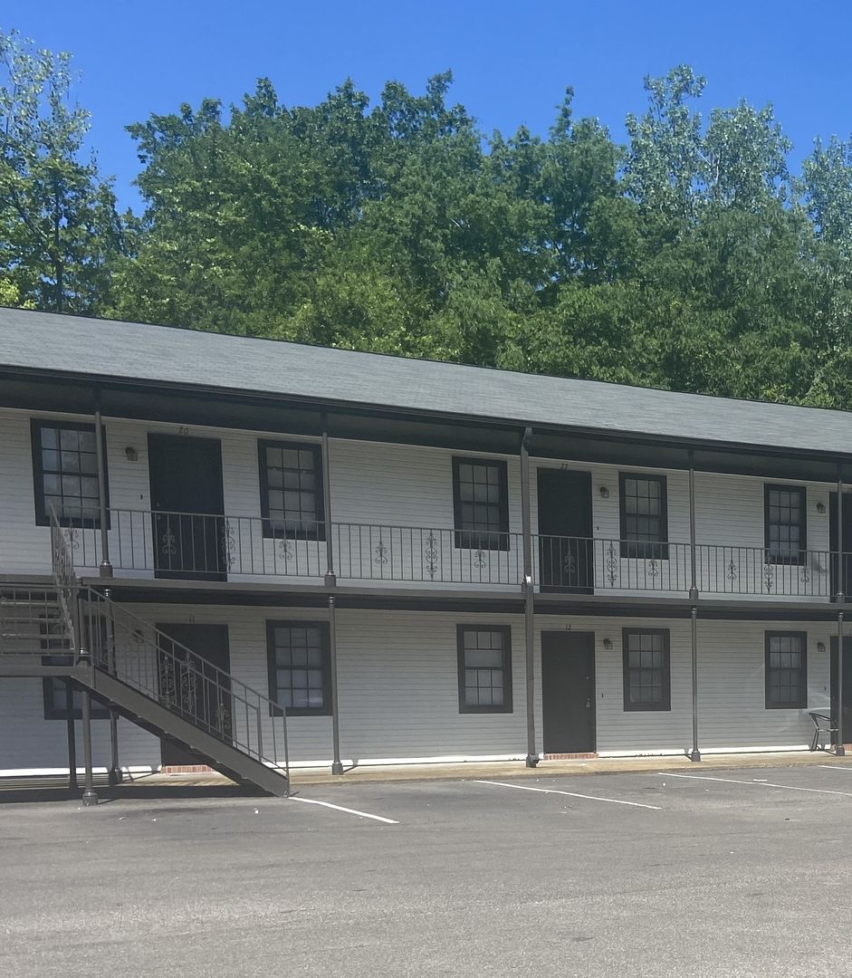 Tupelo Apartment: 405 Lumpkin Avenue