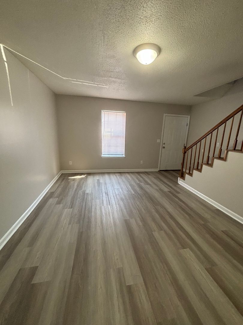 Starkville Apartment: 1212 Louisville Street