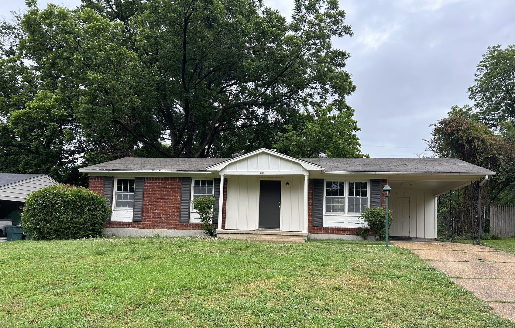 Southaven House: 1296 Vicksburg