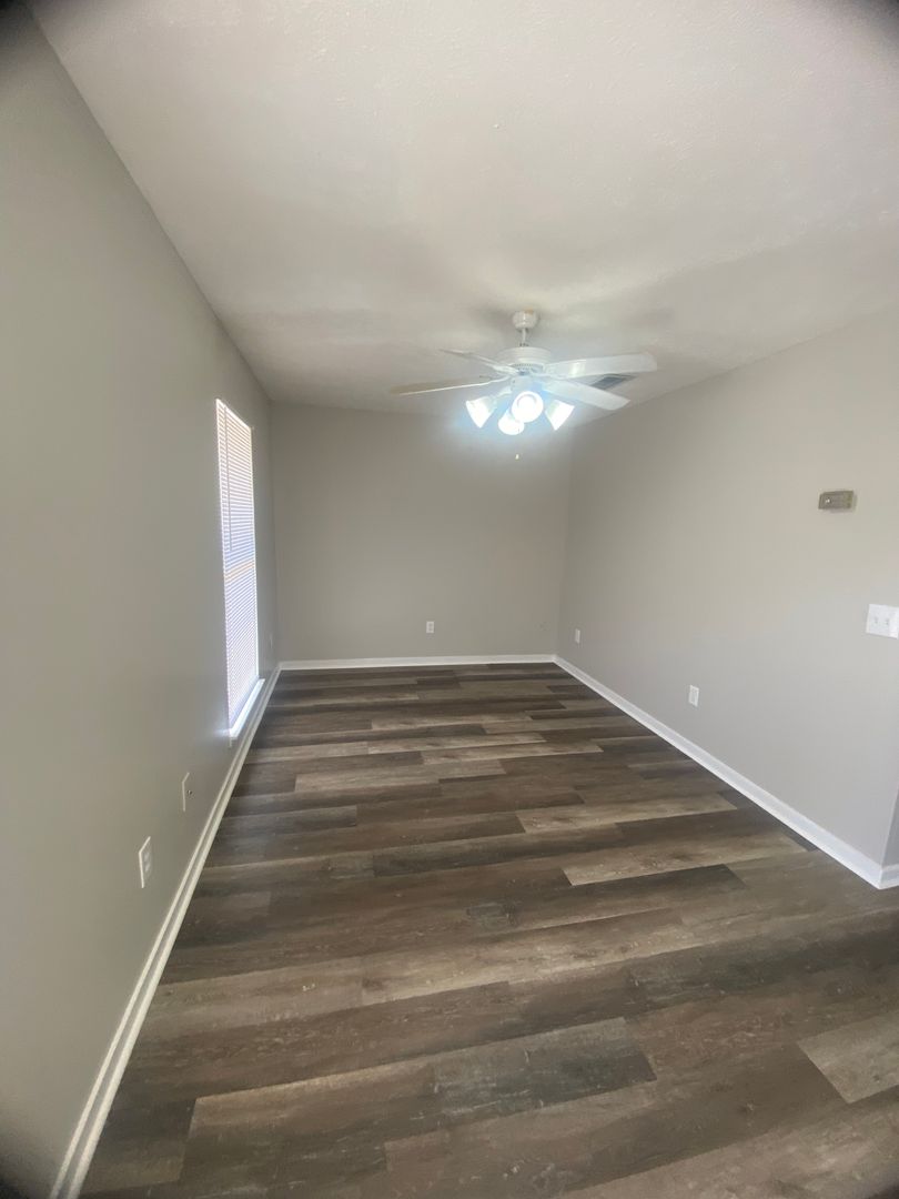 Starkville Apartment: 1257 Louisville Street