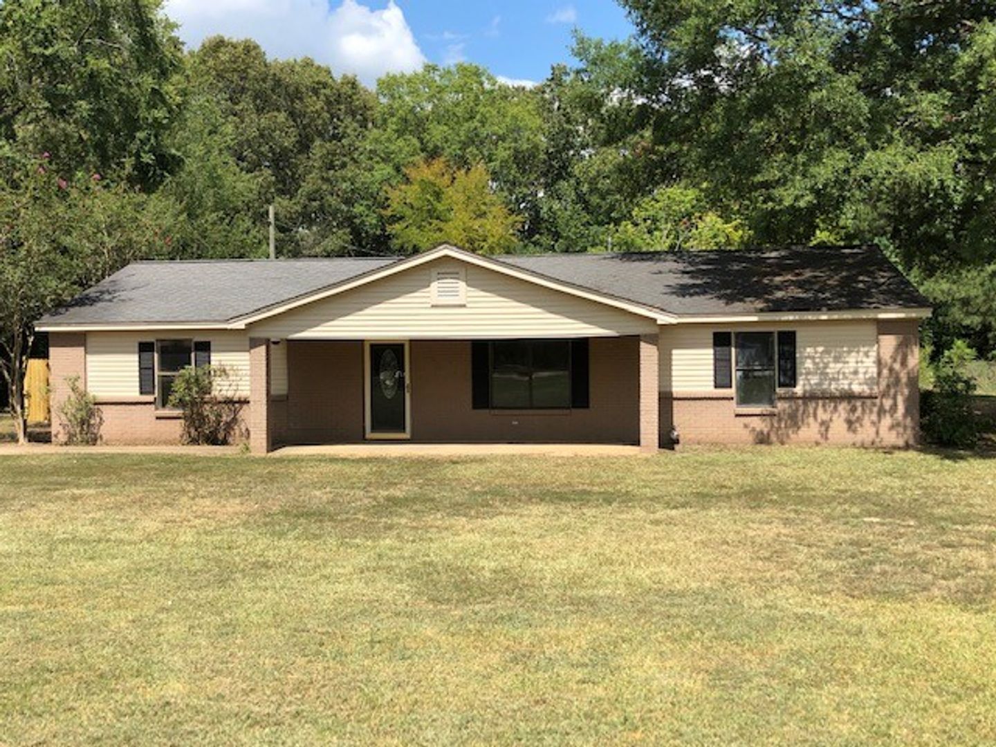 Batesville Apartment: 110 Dogwood Heights