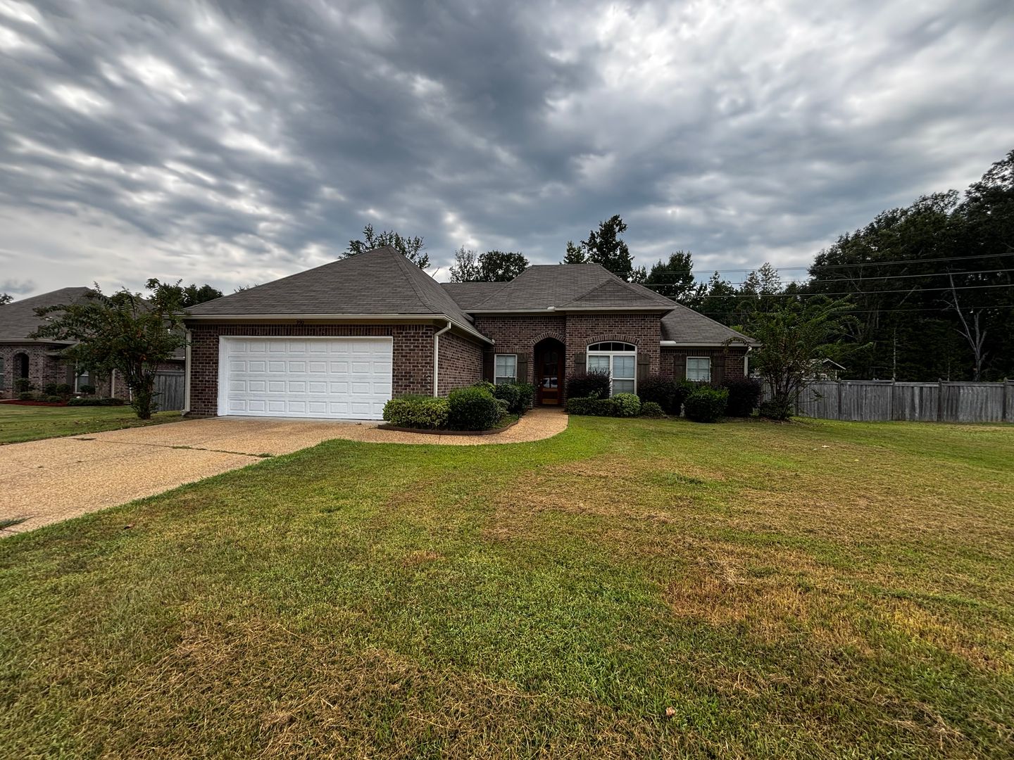 Pearl House: 990 Clubhouse Drive