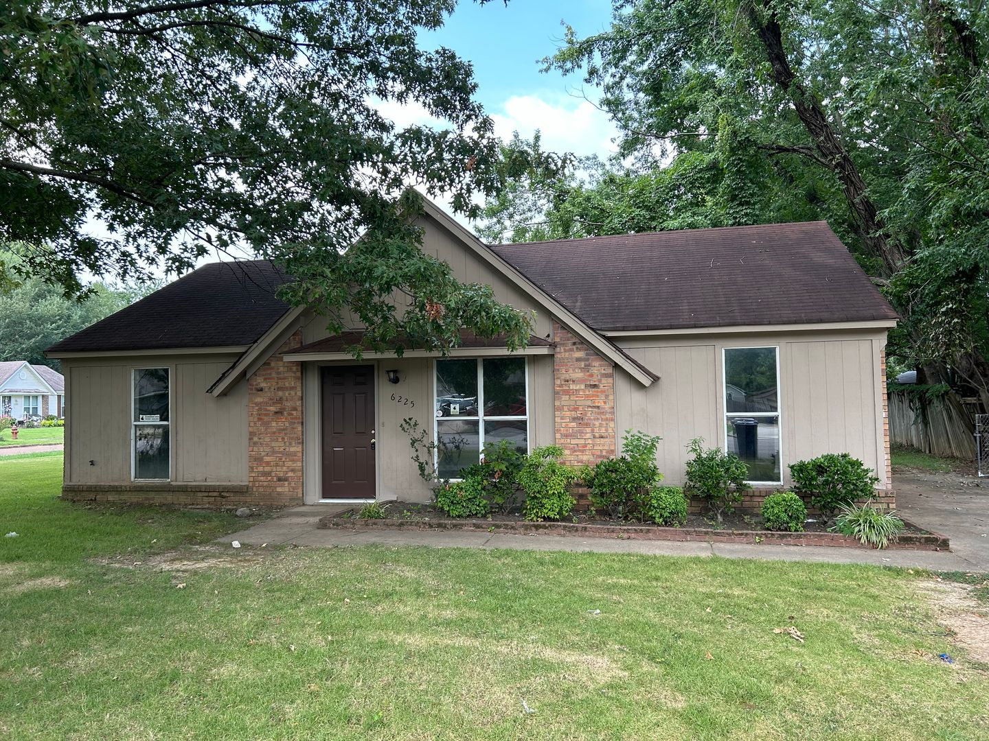Horn Lake House: 6225 Sandhurst Rd