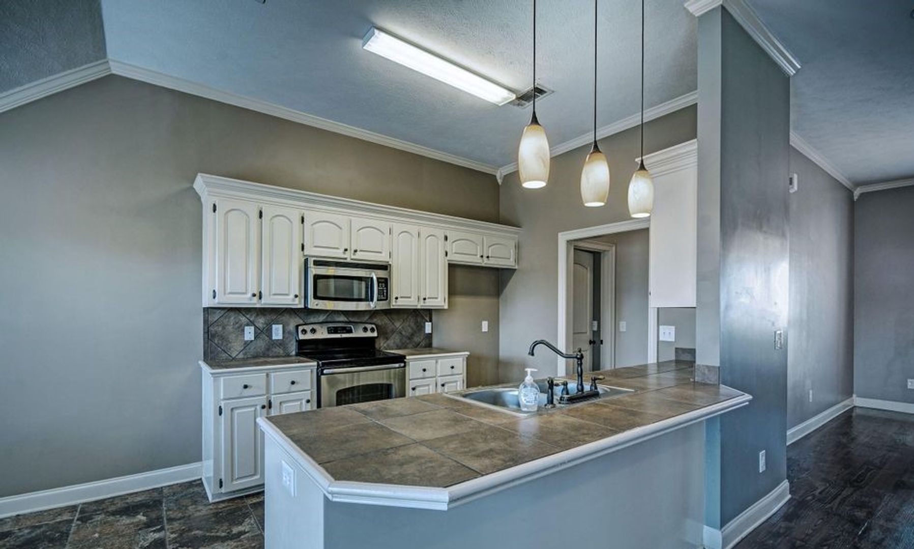 Millhouse Dr 121 - AH 3 of 12