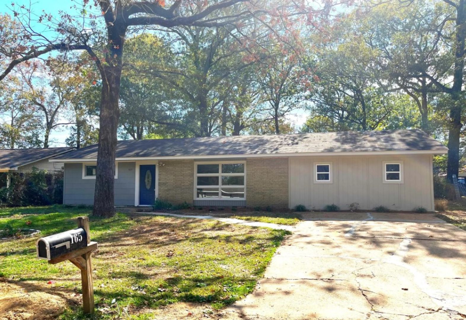 Pearl House: 165 Chotard Avenue