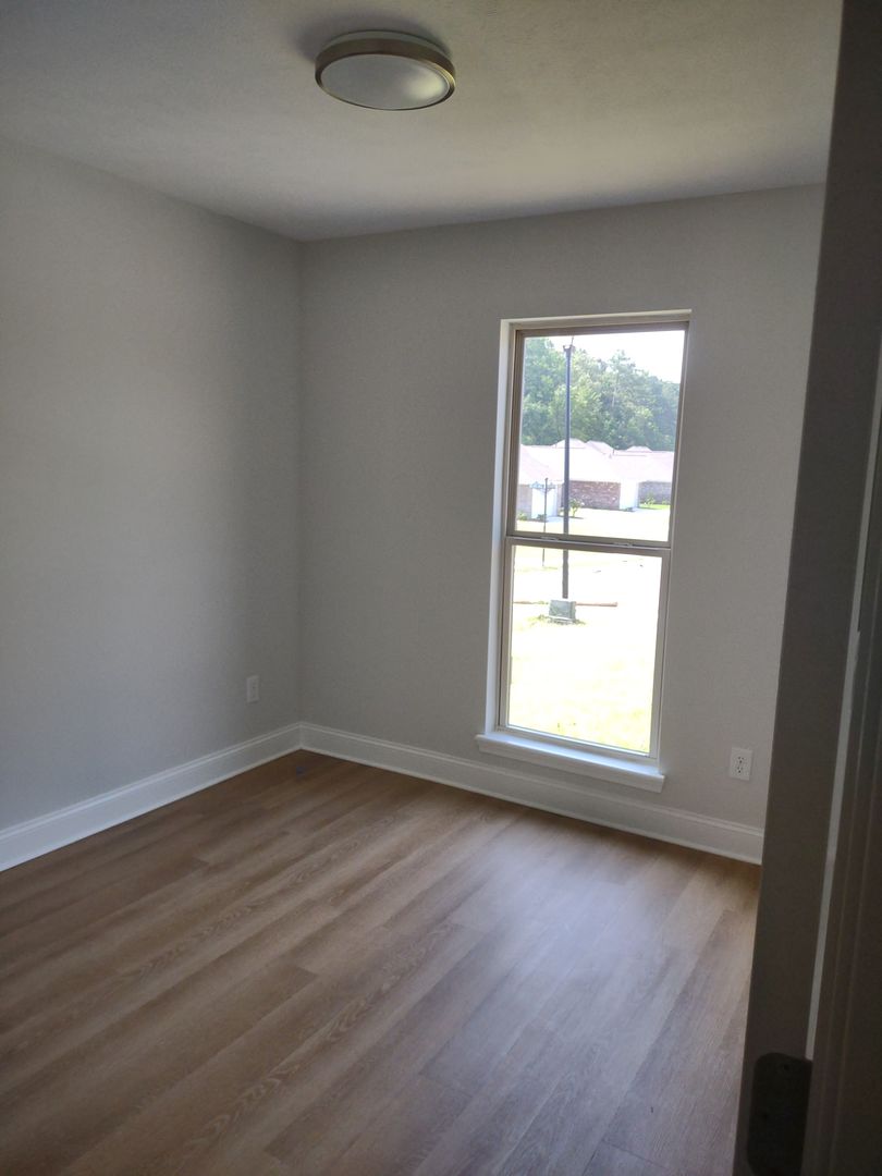 Silver Hill Dr 576 19 of 24