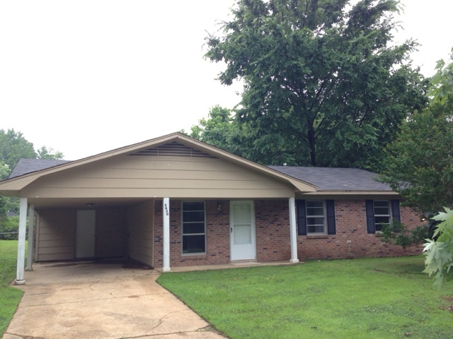 Horn Lake House: 5630 Crestwood Dr