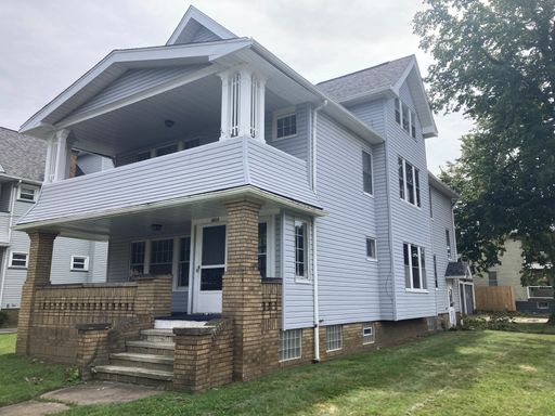 17202 Grovewood Ave - Down Cleveland, OH 44119 – photo 1