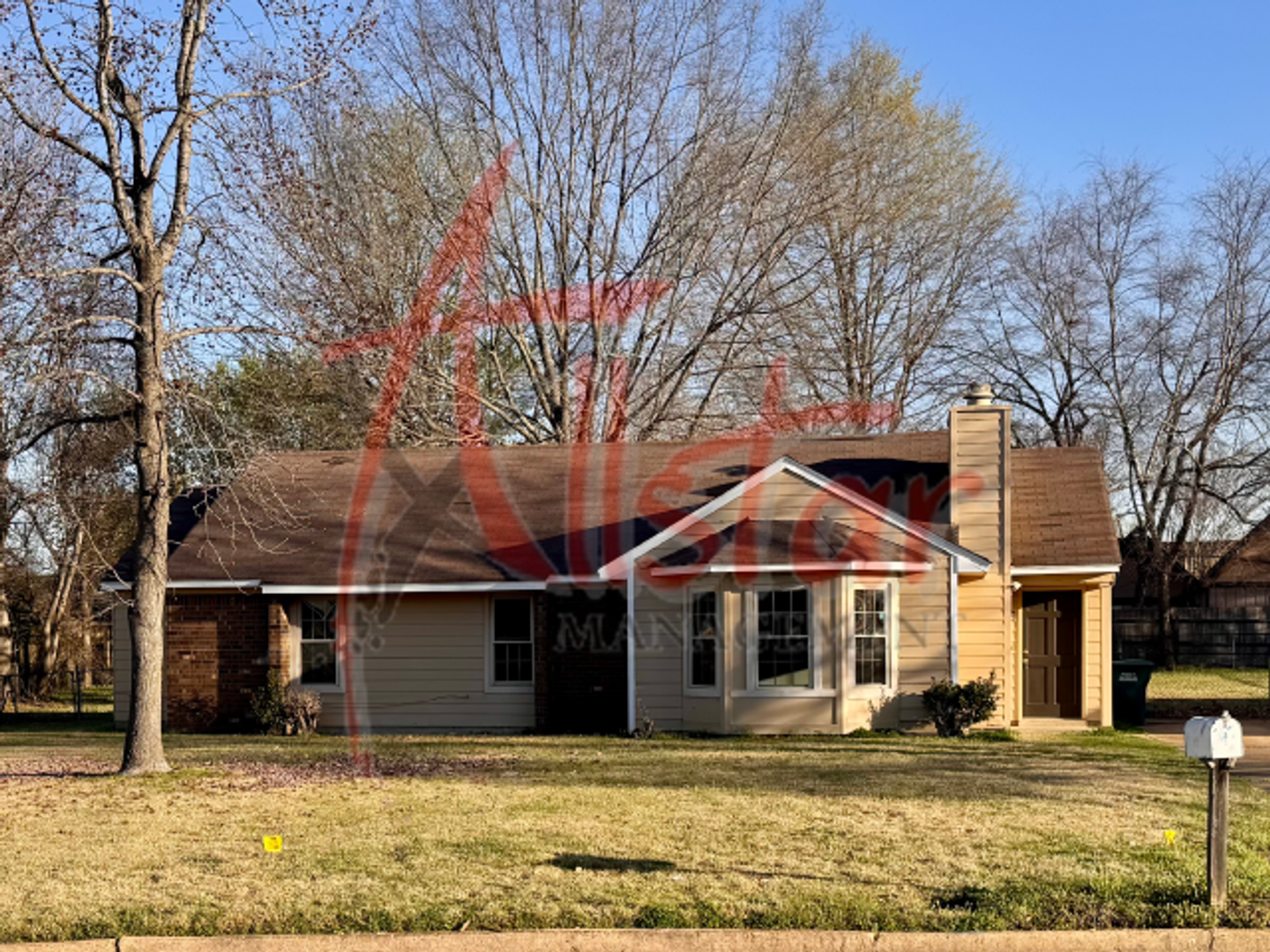 Southaven House: 900 Clarington Dr