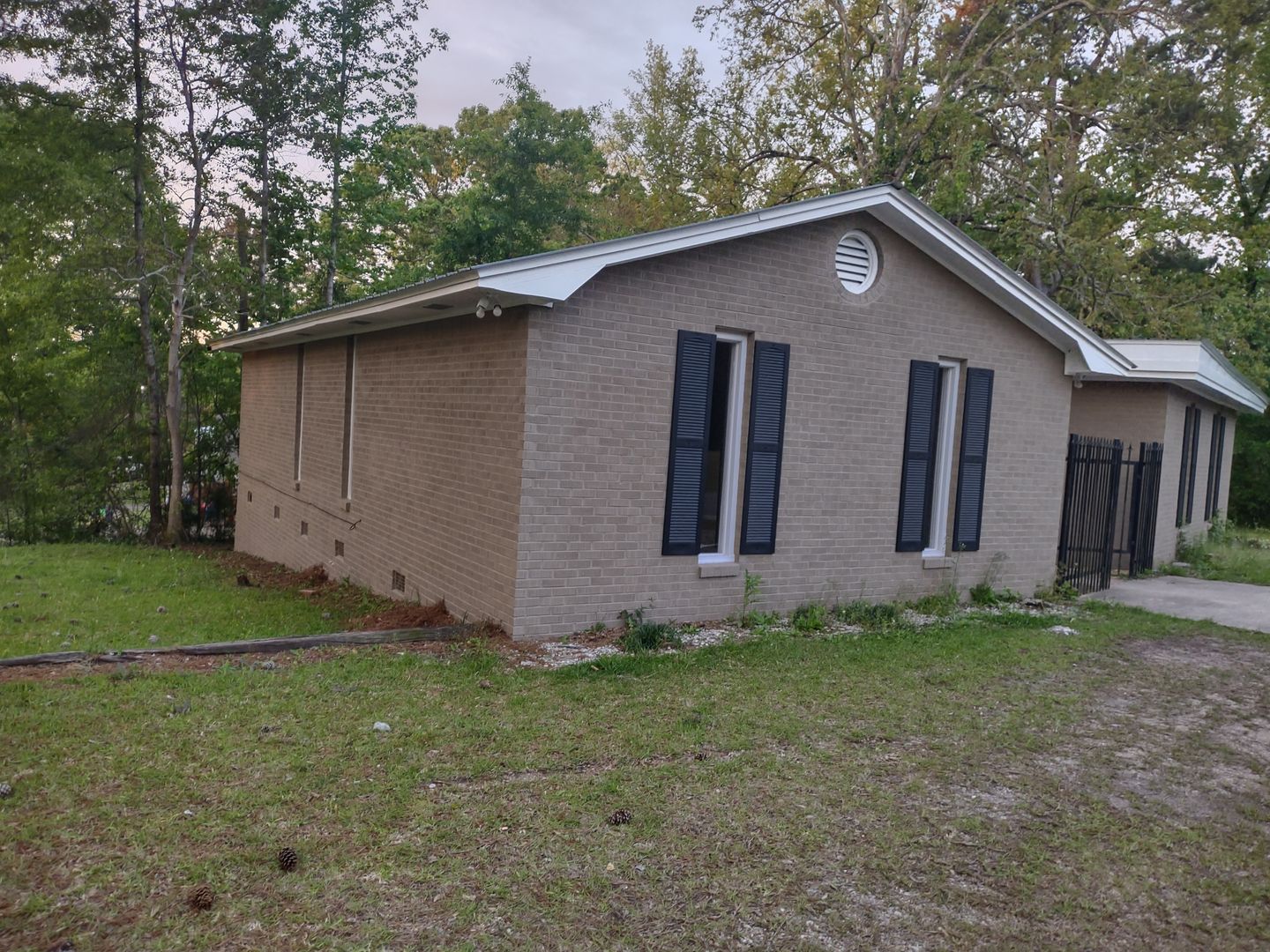 Morgan Road 9209 3 of 12