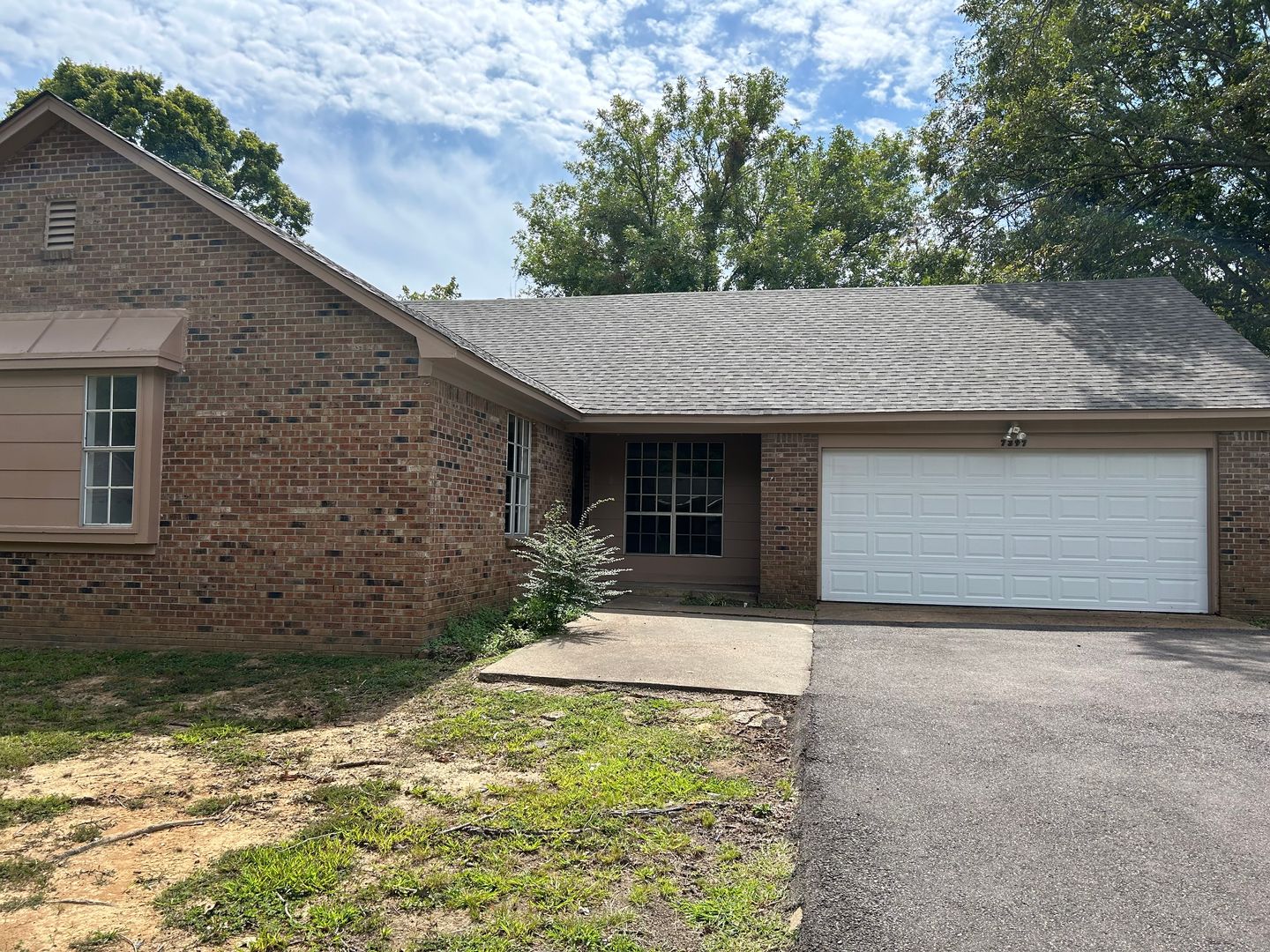 Horn Lake House: 7397 Meadowbrook Dr