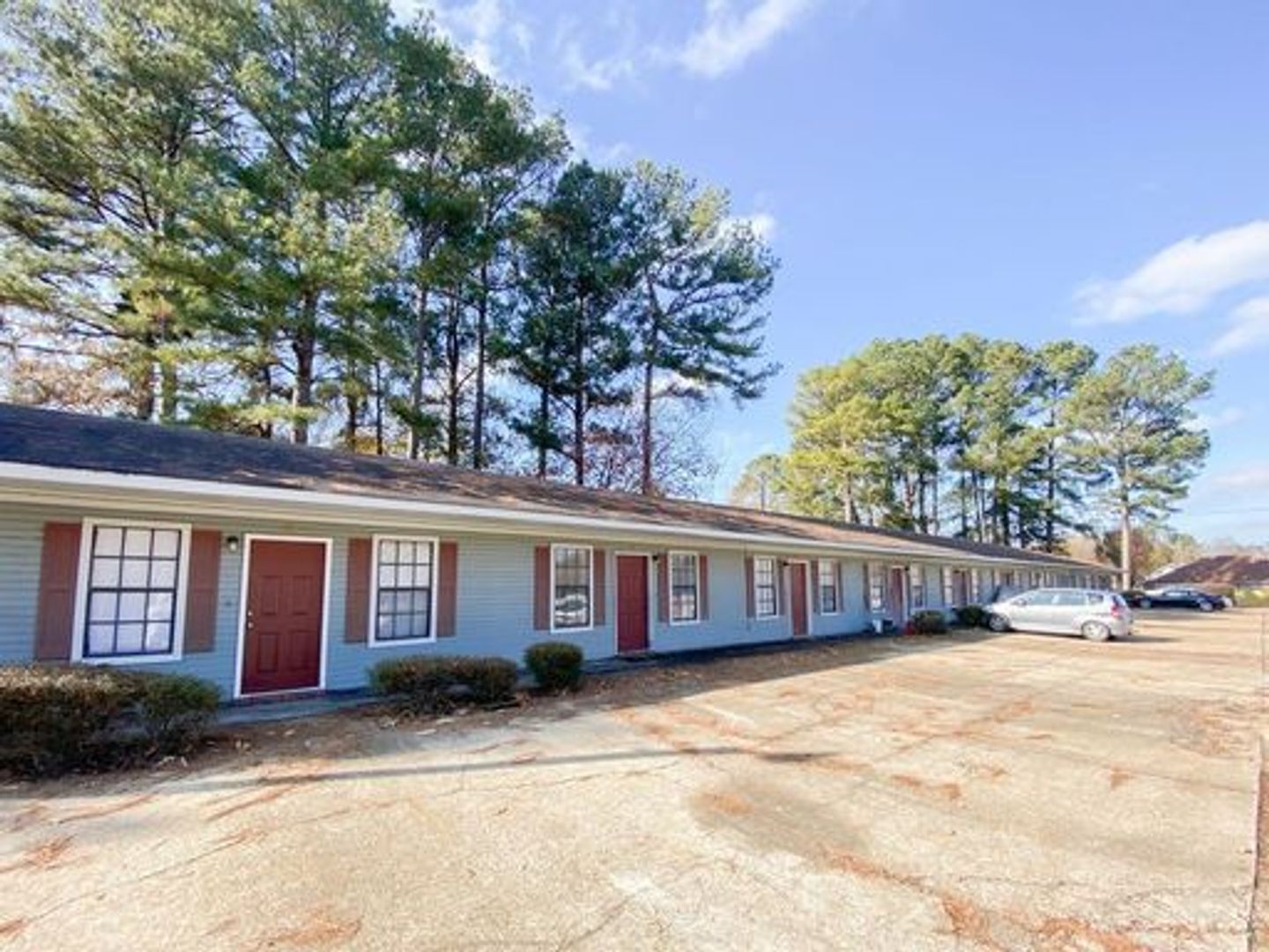 Tupelo Apartment: 1903 Holmes Street