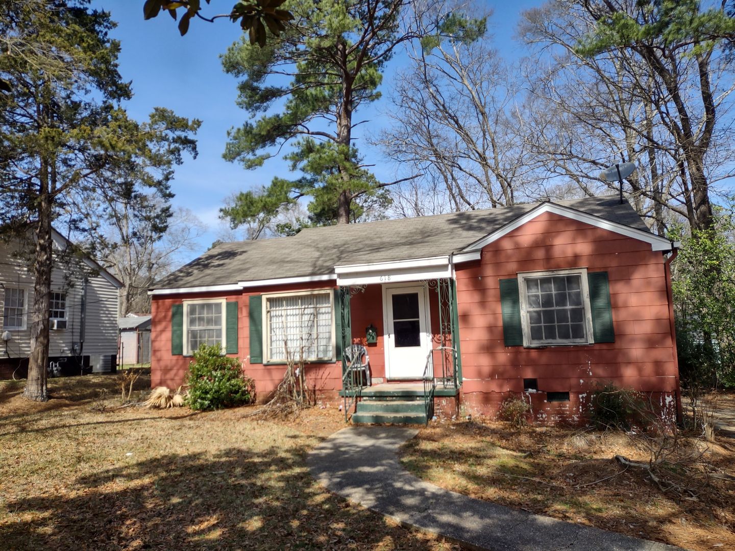 Jackson House: 618 Belvedere Rd
